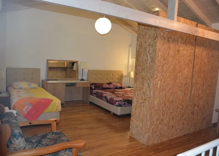 Four Seasons Verga * カラマタ